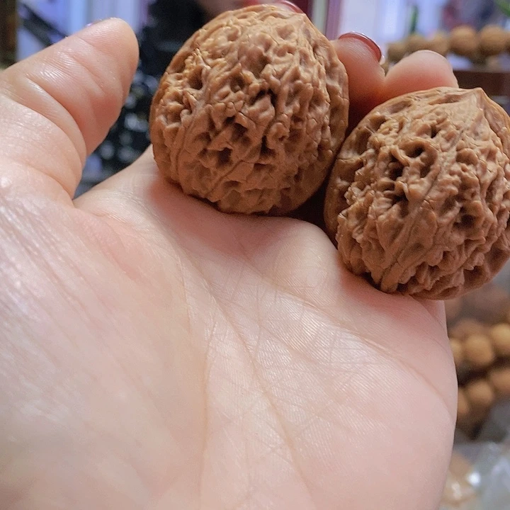 【闪购商品】文玩核桃把件38红皮水龙