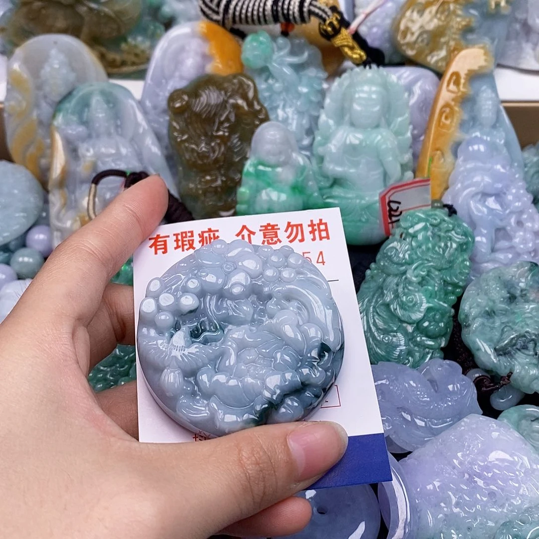 吊坠(不含链)未镶嵌翡翠