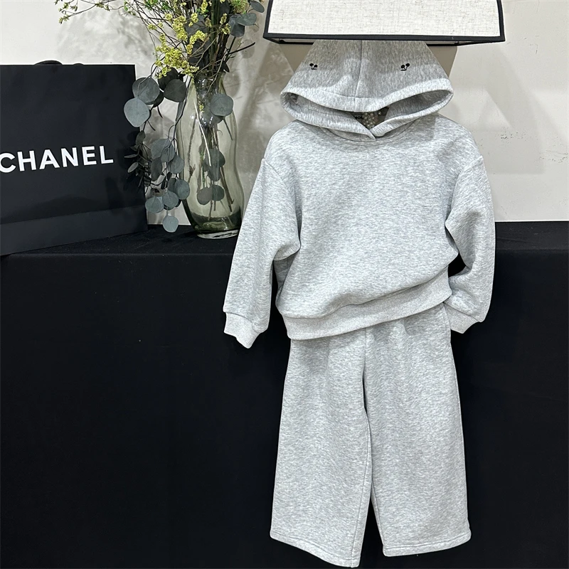 现货女童秋冬季一体绒套装2023新款儿童加绒连帽卫衣休闲裤两件套