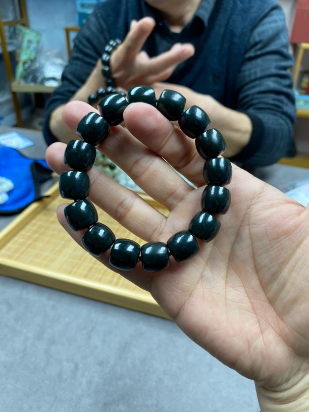 和田玉黑青卡14山料