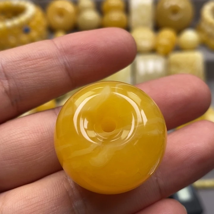 琥珀未镶嵌颈饰吊坠