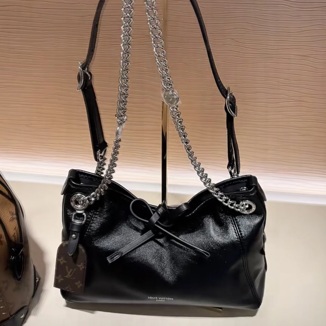 未使用 LouisVuitton/路易威登 青奢荟/黑武士carryall bb/82654
