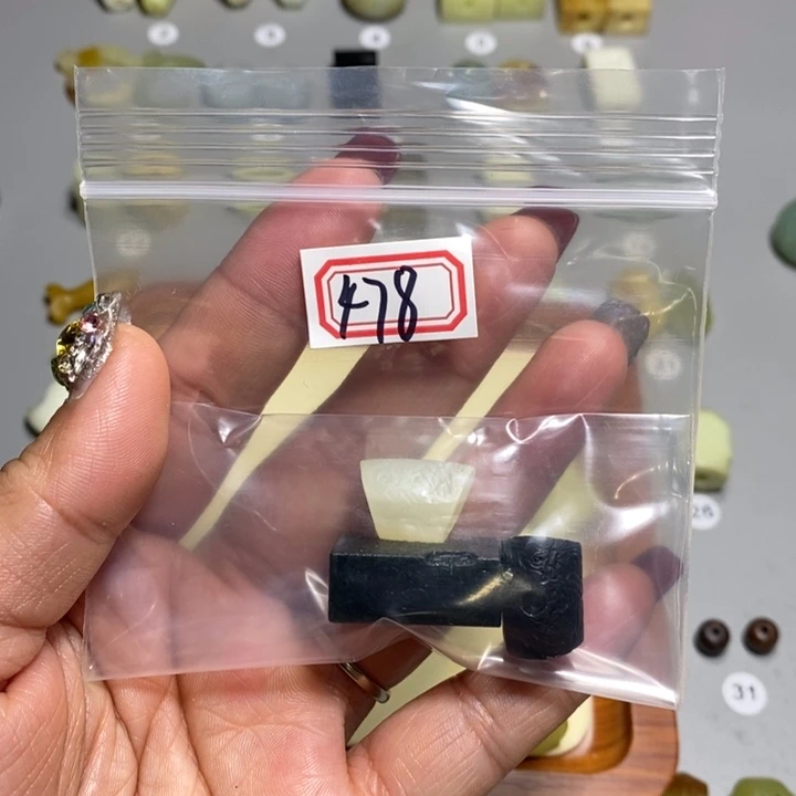 蛇纹石玉颈饰未镶嵌夏*棉