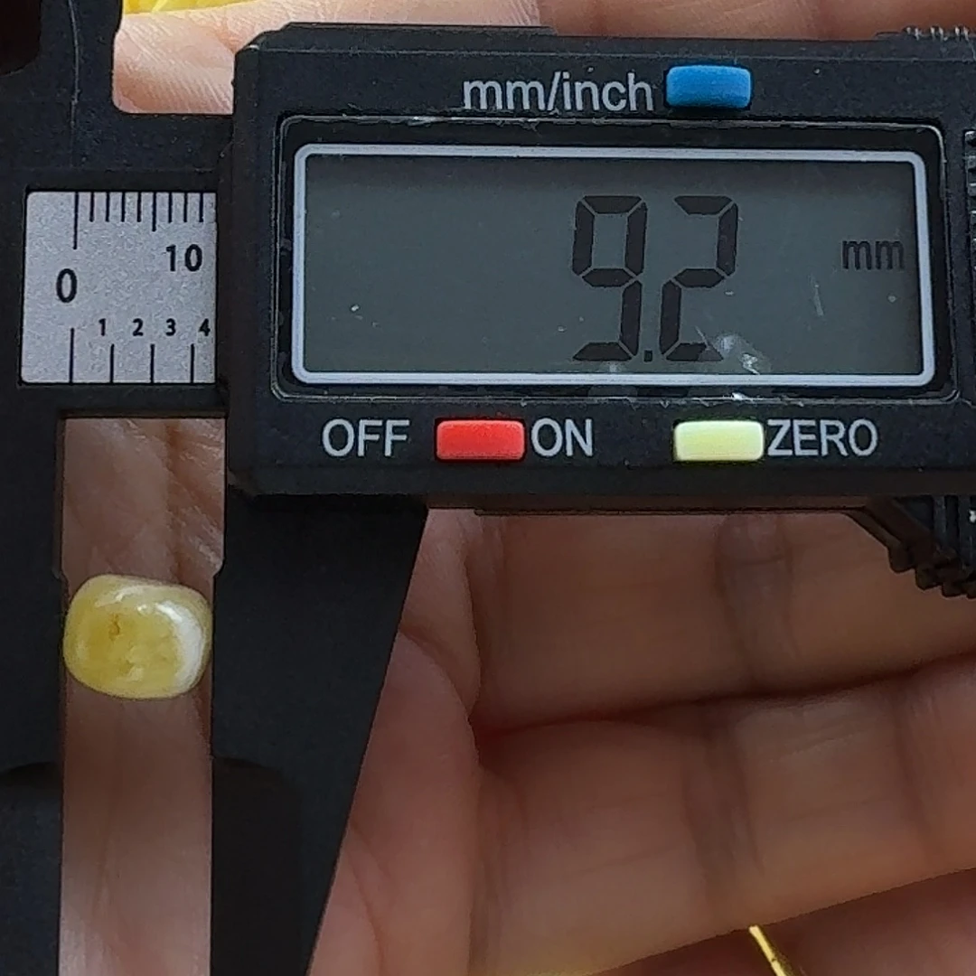 蜜蜡未镶嵌裸石20杂