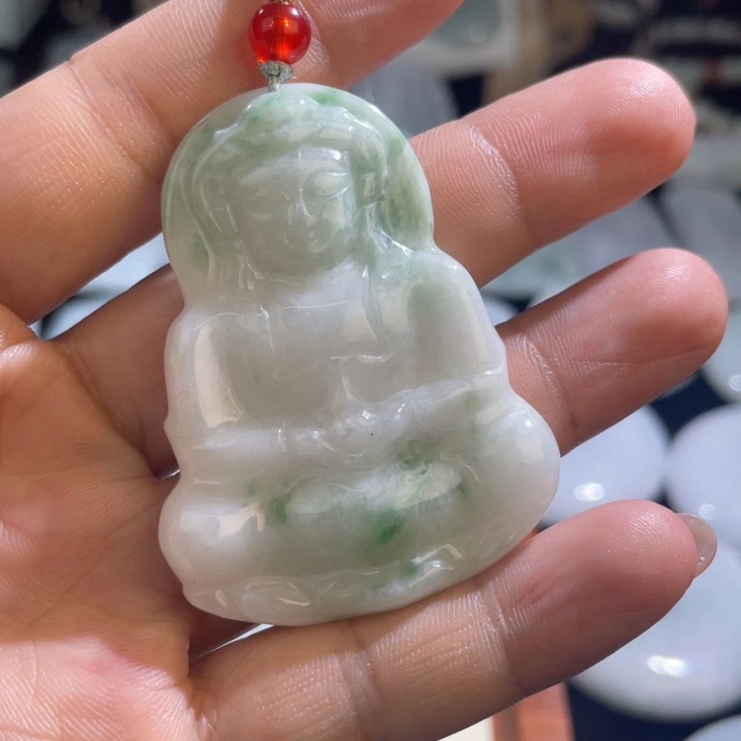 翡翠未镶嵌颈饰观音