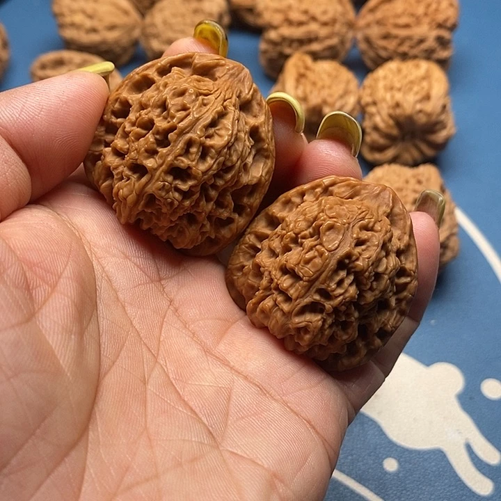 文玩核桃把件嗯***嗯南疆