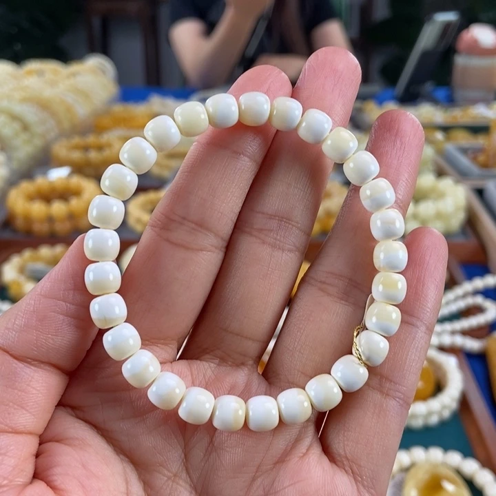 琥珀未镶嵌珠宝奇石7同料瓷白蜡老型6.13