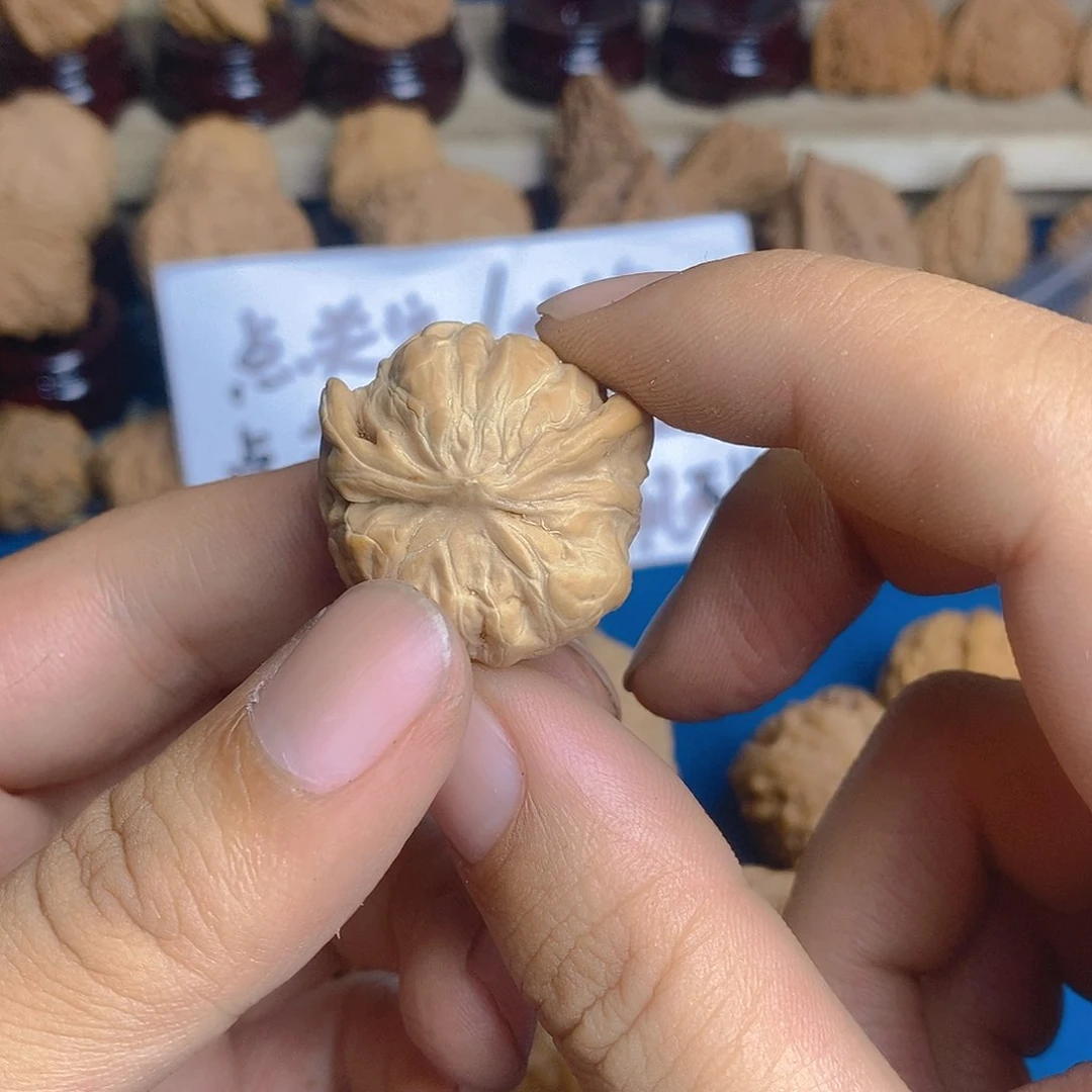 弈***星核桃手串/手链有点黄