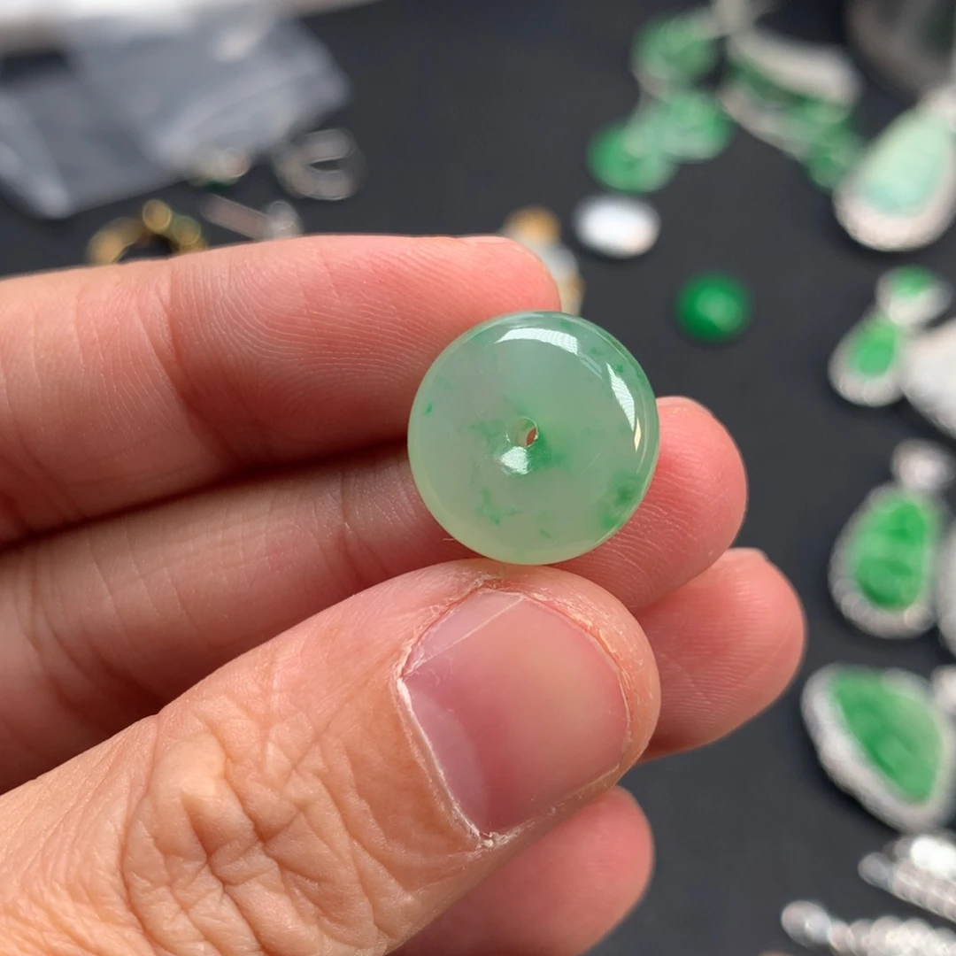 翡翠未镶嵌戒指平安扣