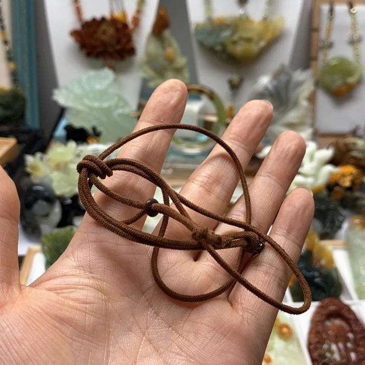 未镶嵌蛇纹石玉颈饰三**二