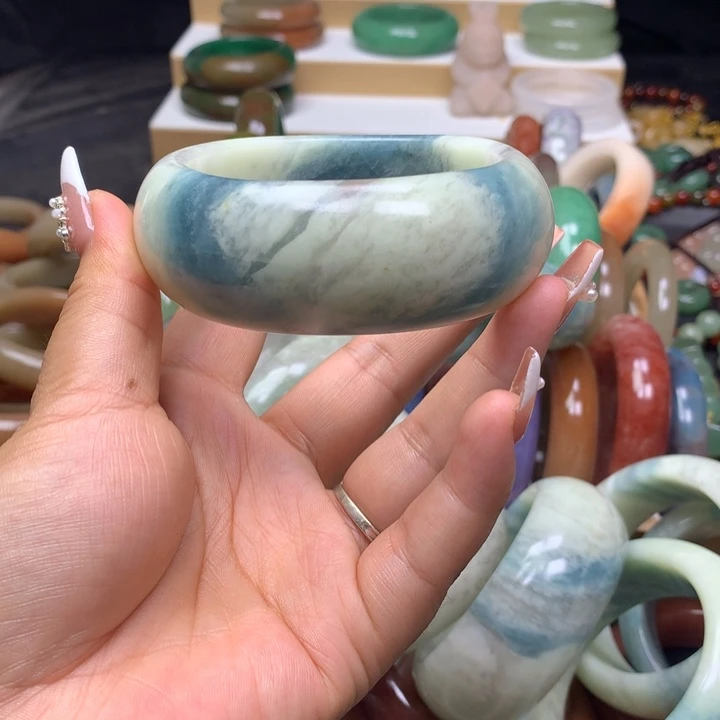 未镶嵌手镯石英质玉?****花