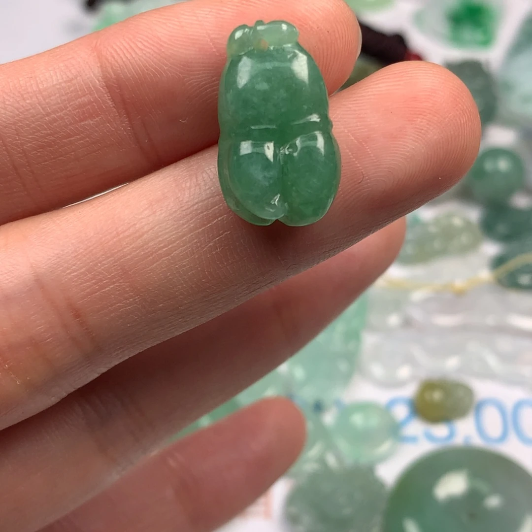 ****哥翡翠未镶嵌颈饰翡翠