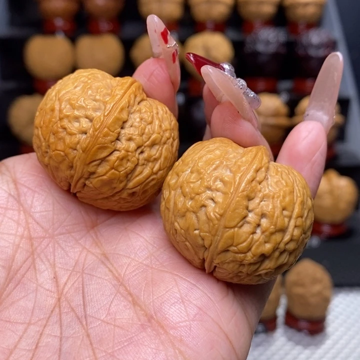 文玩核桃把件小**场小至尊元宝6号