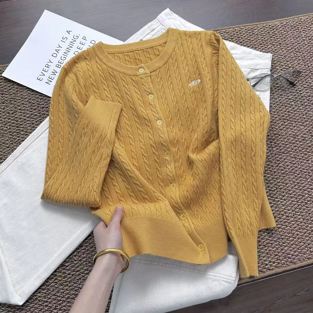 咸蛋黄颜色好显白呀！！麻花织竖坑条~真开衫针织衫Y8340黄