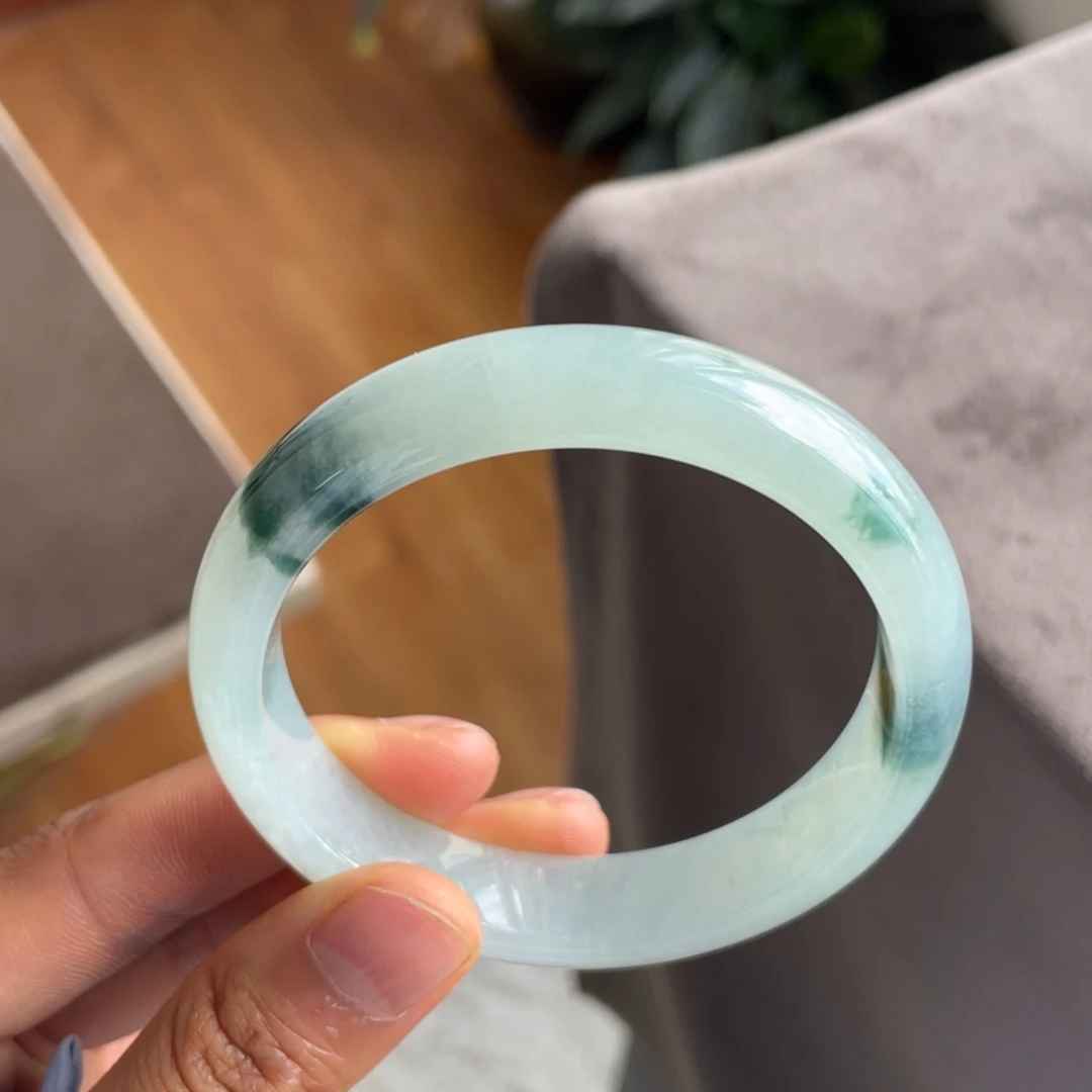 未镶嵌手镯翡翠飘花