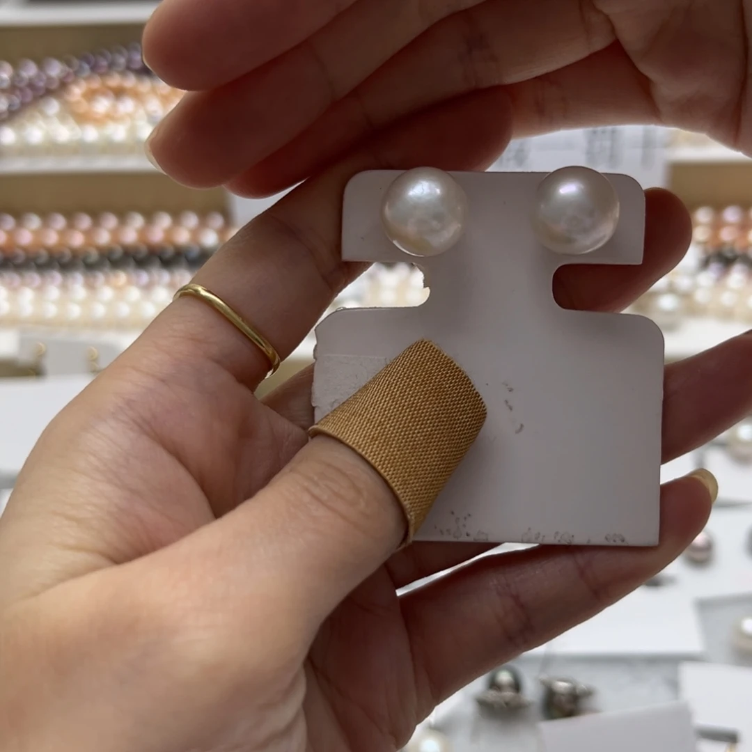 淡水珍珠银S925镶嵌耳饰