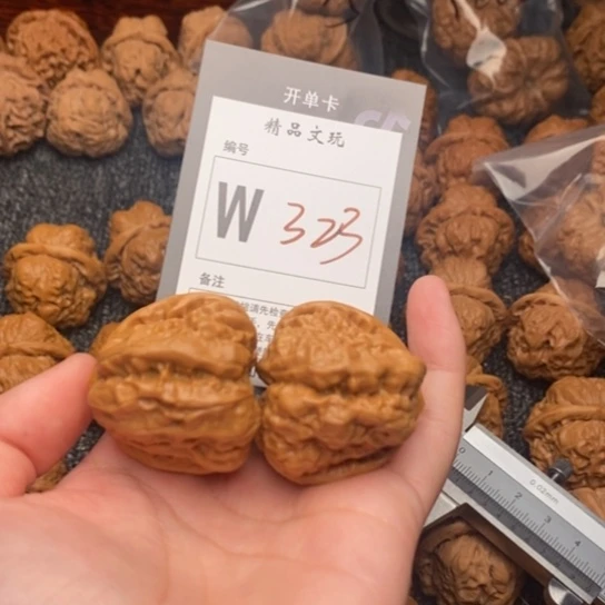 吊坠桃核我是第一百38