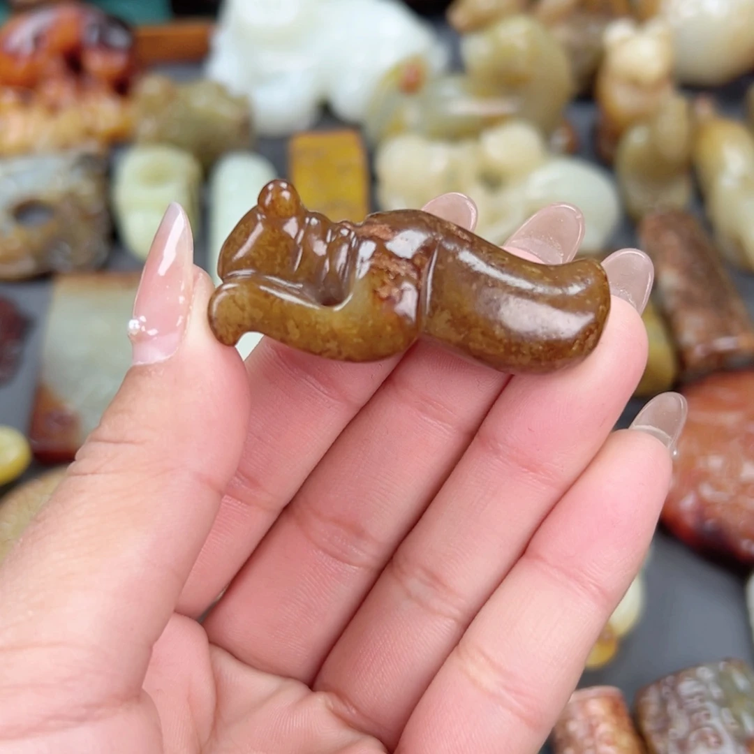 和田玉（糖玉）颈饰未镶嵌