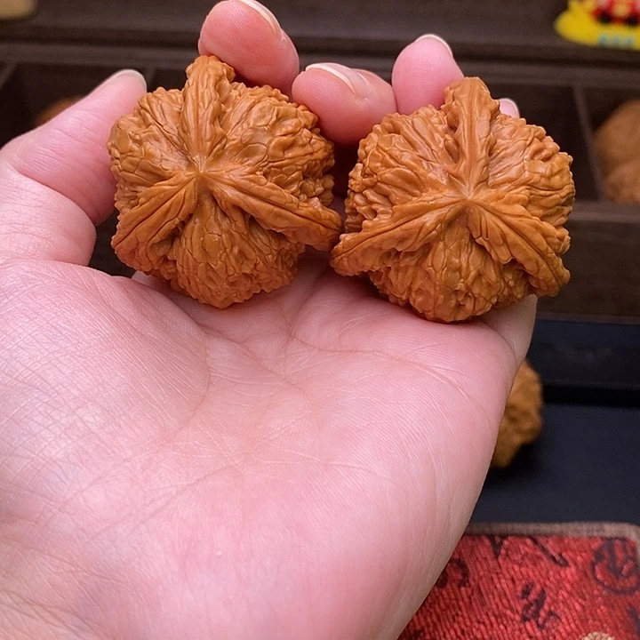 冰***影把件文玩核桃白奔