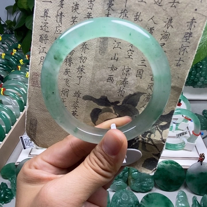 未镶嵌手镯石英质玉
