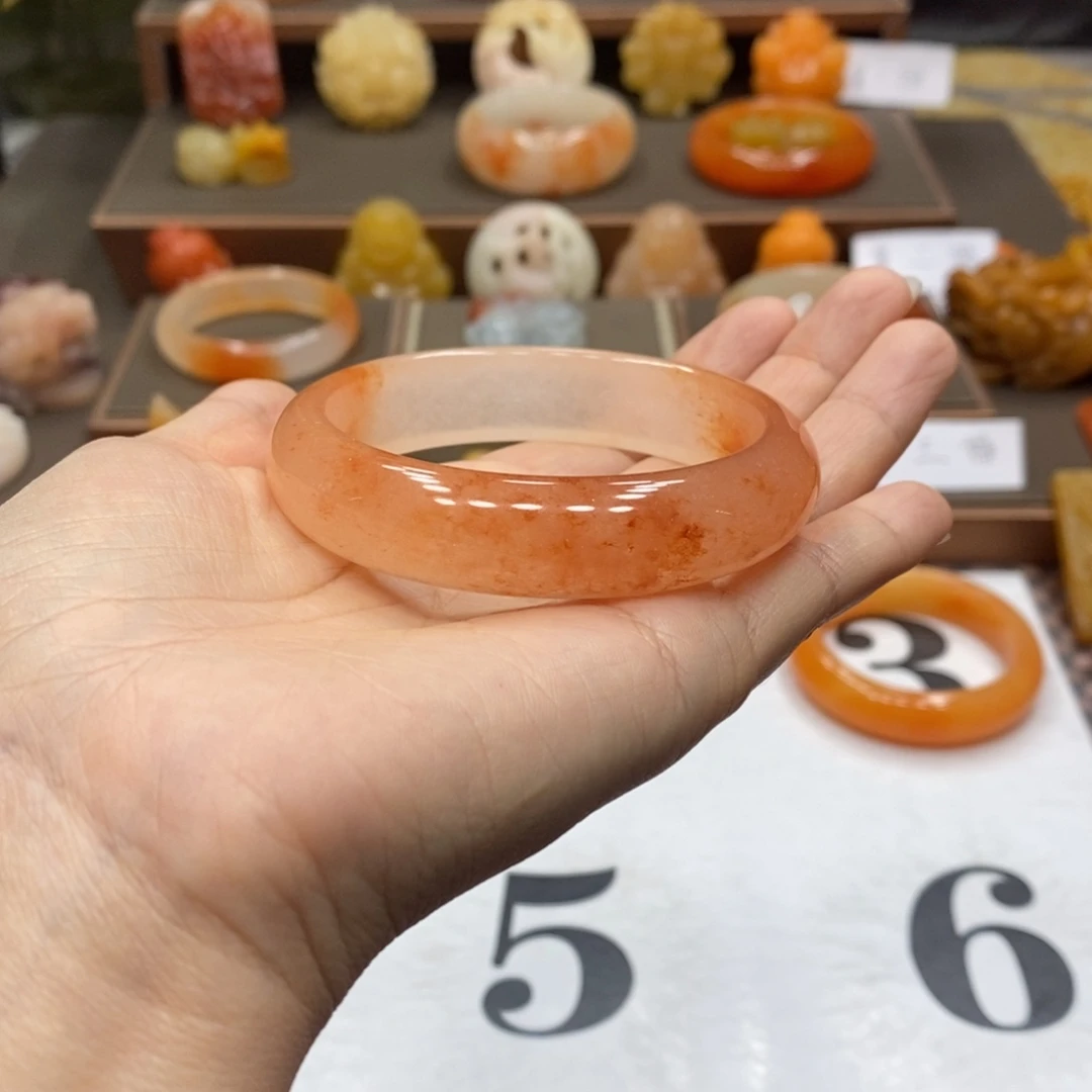 ****：石英质玉（黄龙玉）未镶嵌手镯