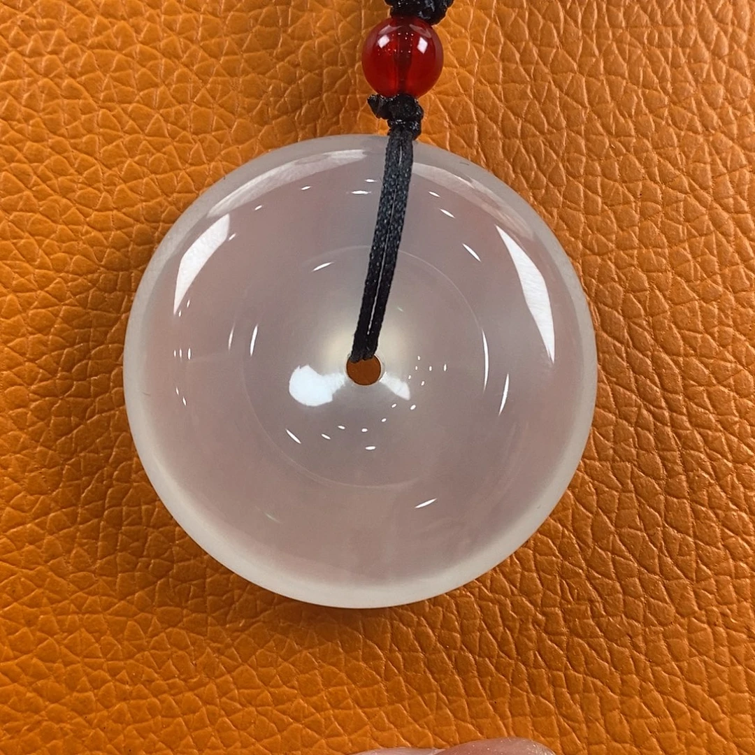 颈饰未镶嵌石英质玉