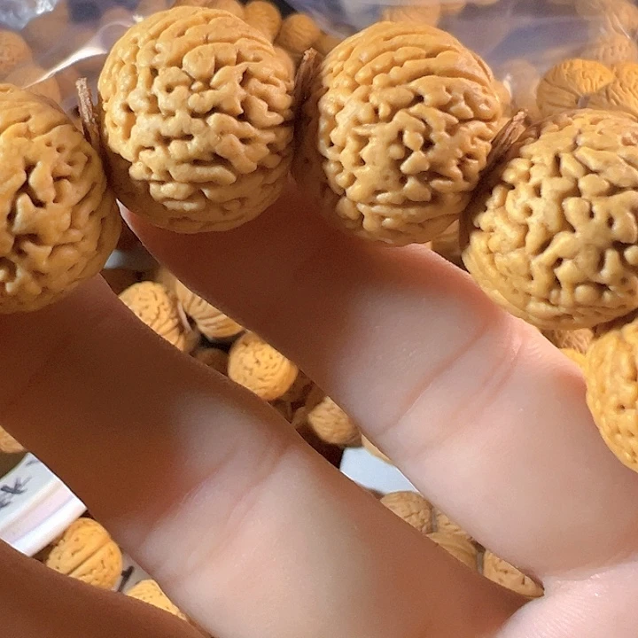c***l手串桃核龙珠桃核手串
