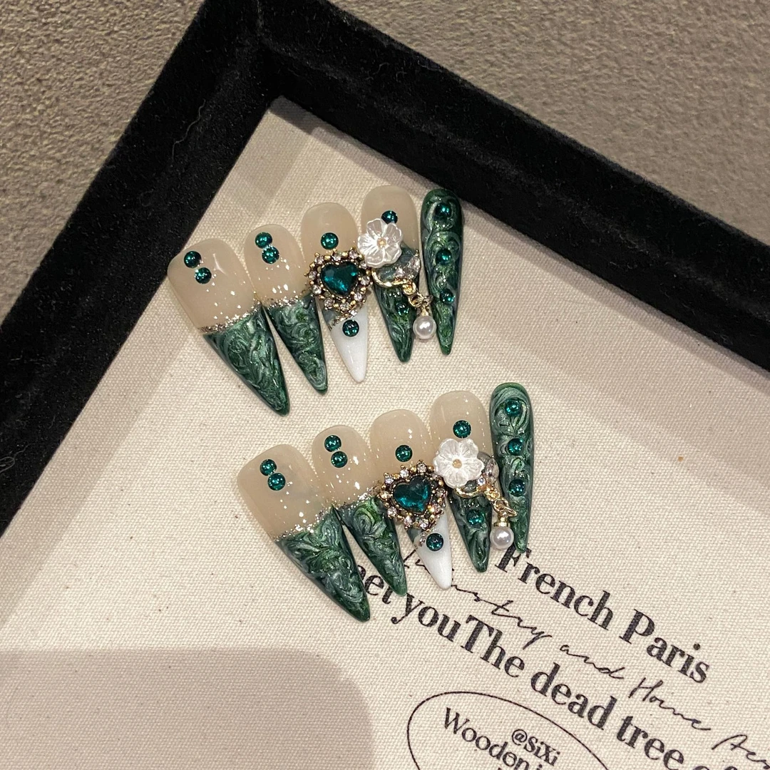 绿色系穿戴甲高级显白气质轻奢贵气