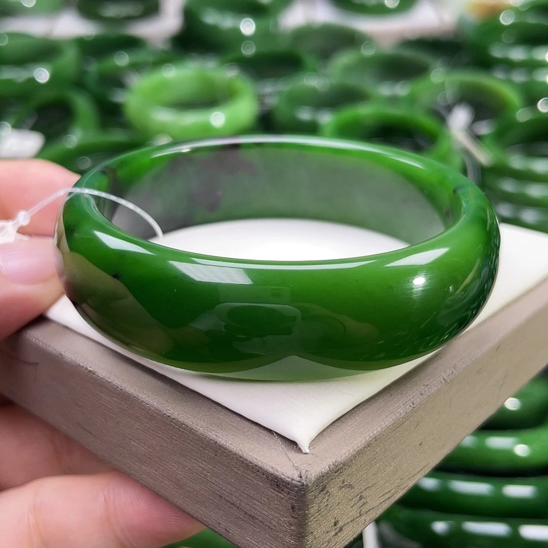 未镶嵌手镯和田玉（碧玉）