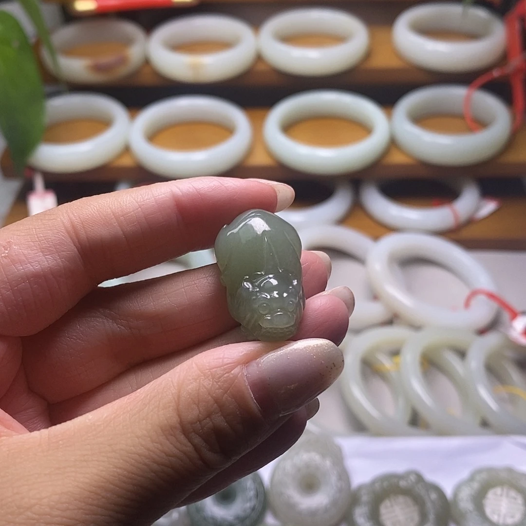 和田玉未镶嵌吊坠(不含链)
