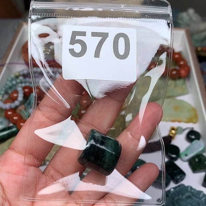 翡翠未镶嵌颈饰熊*熊翡翠