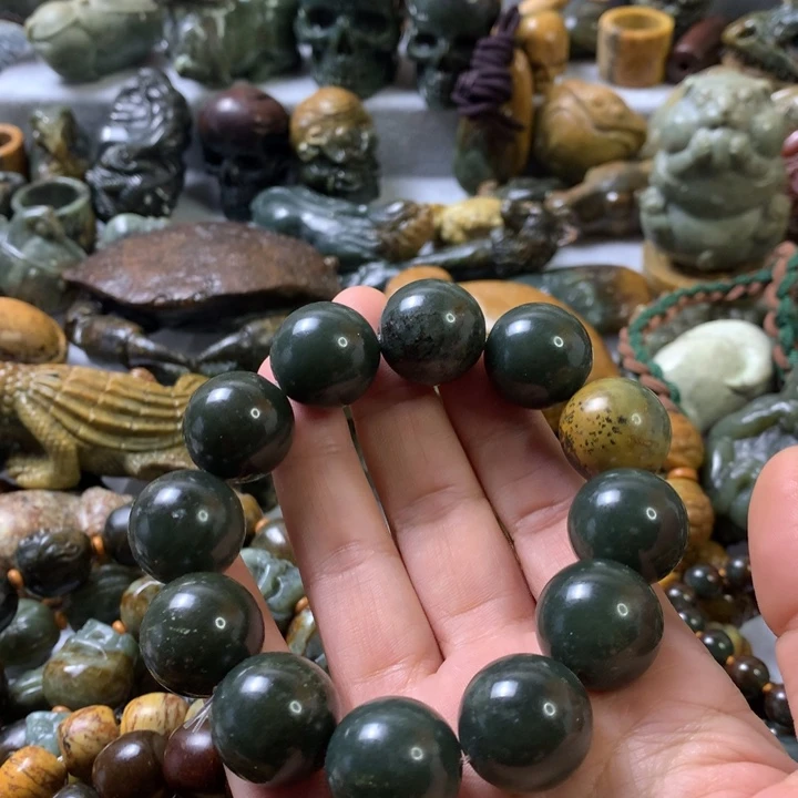 未镶嵌岫岩河磨玉（透闪石质玉）笔搁
