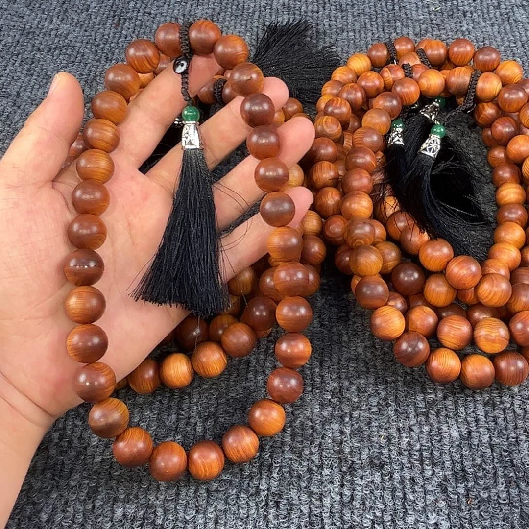 柏木太行崖柏陈化精品，15黑油手持30颗