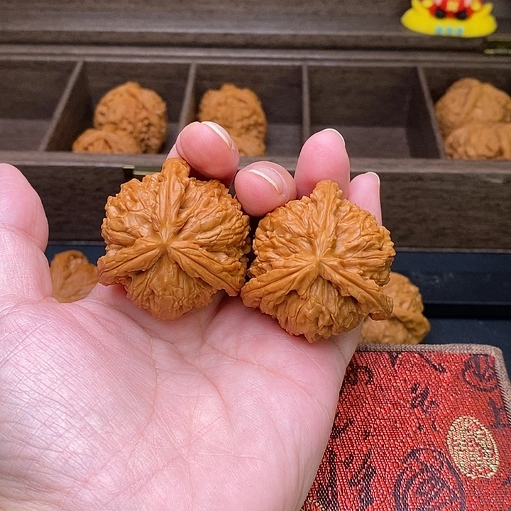 钱***锦把件文玩核桃白奔