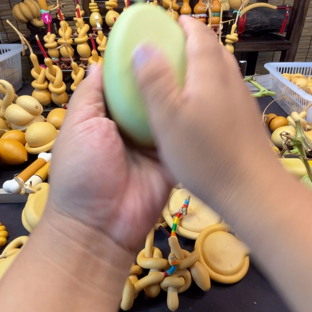 越***来精品冬瓜扁一把抓一把握