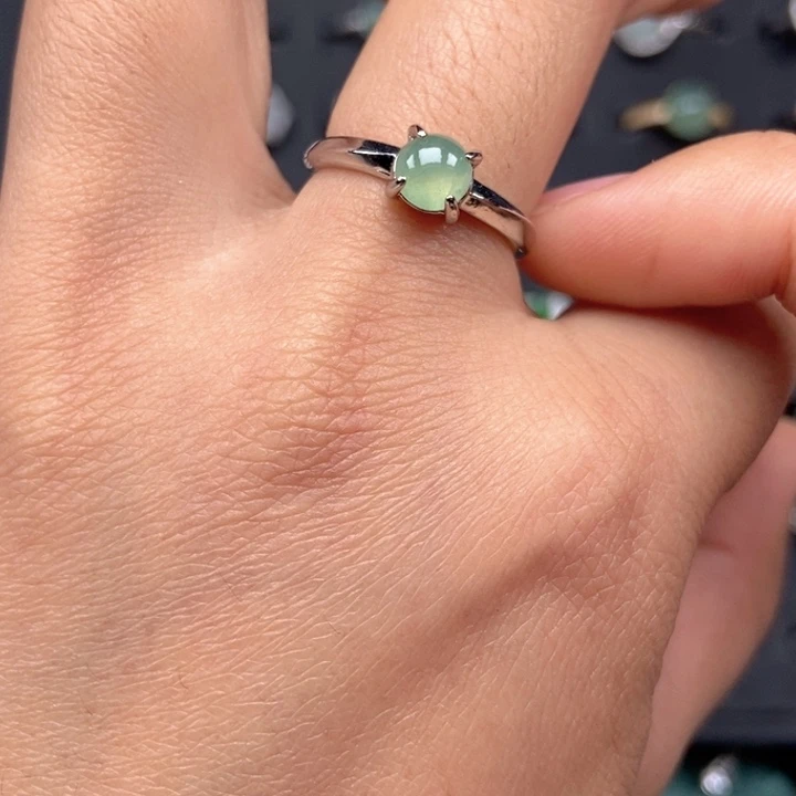 翡翠未镶嵌戒指戒指