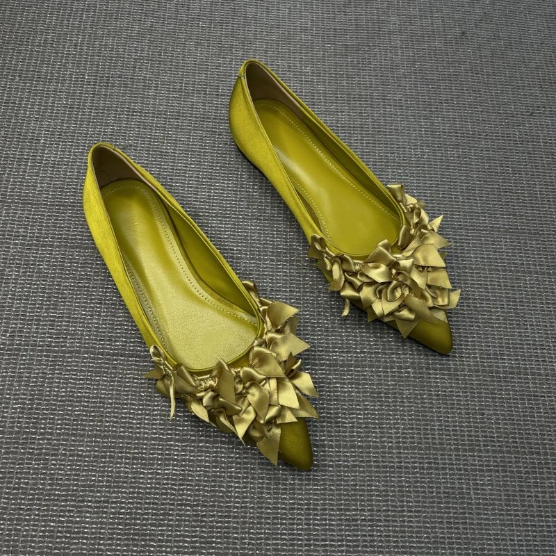 2025年新款法式百搭通勤单鞋尖头平跟优雅女新款温柔时尚女鞋