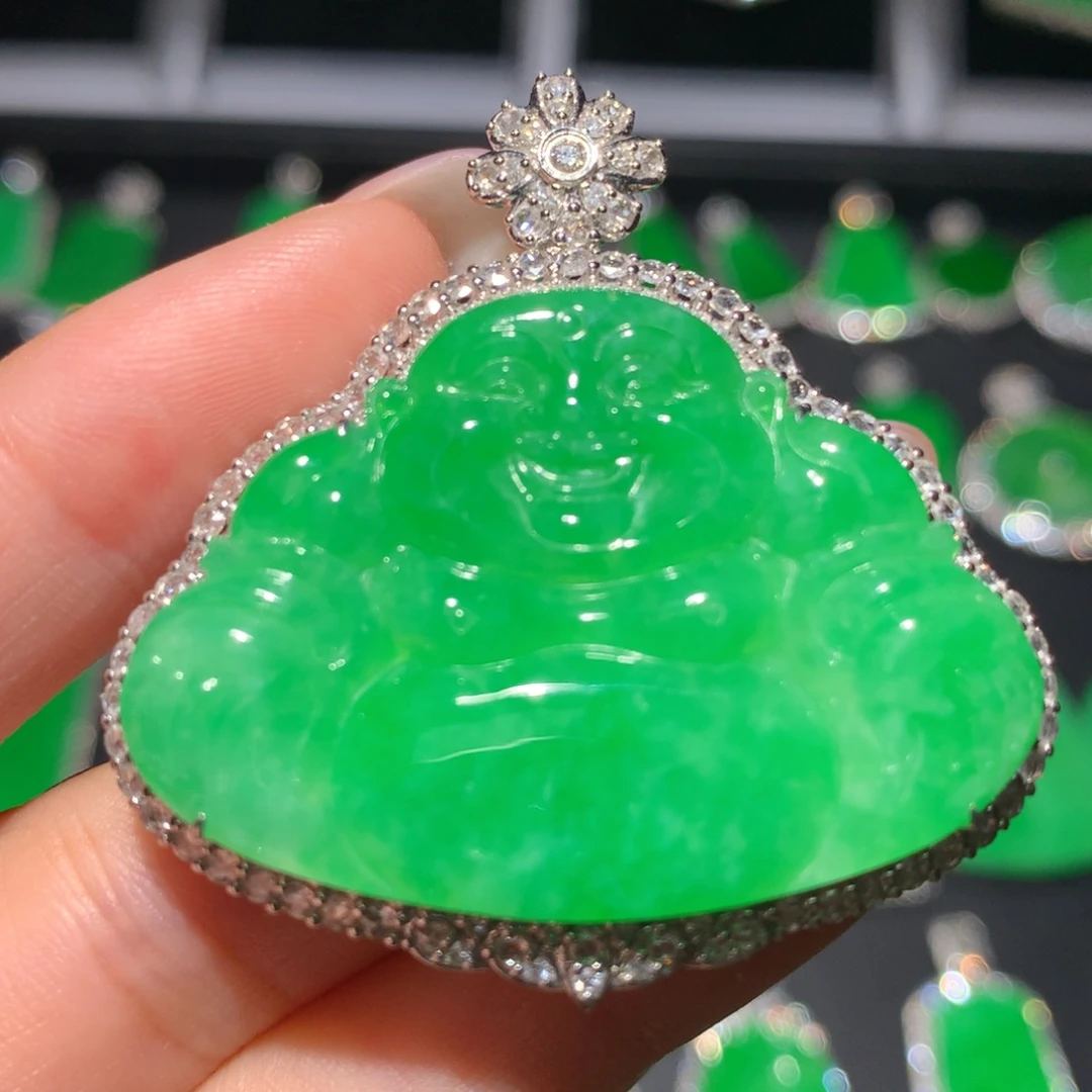 翡翠18K金镶嵌颈饰翡翠