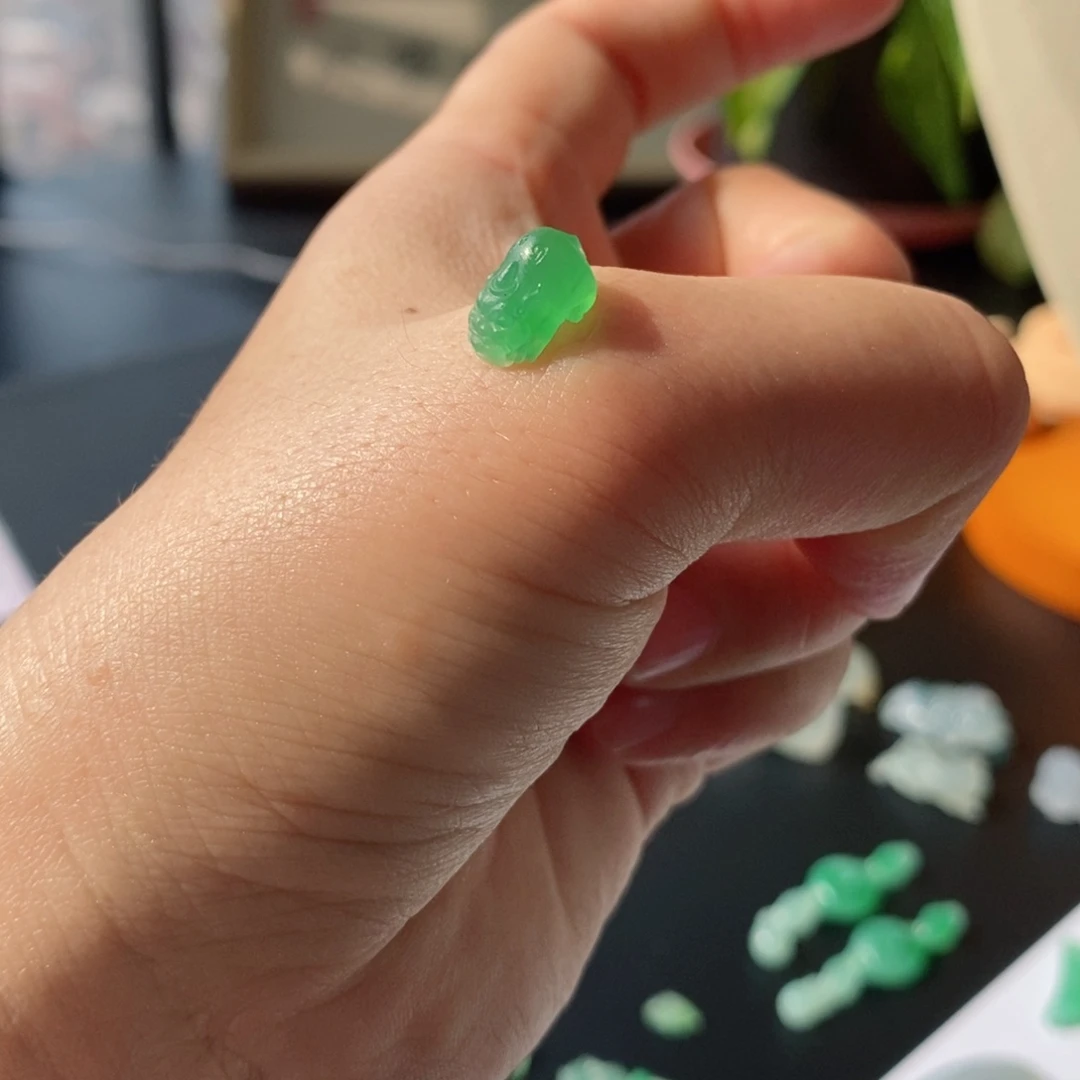 定制翡翠未镶嵌貔貅