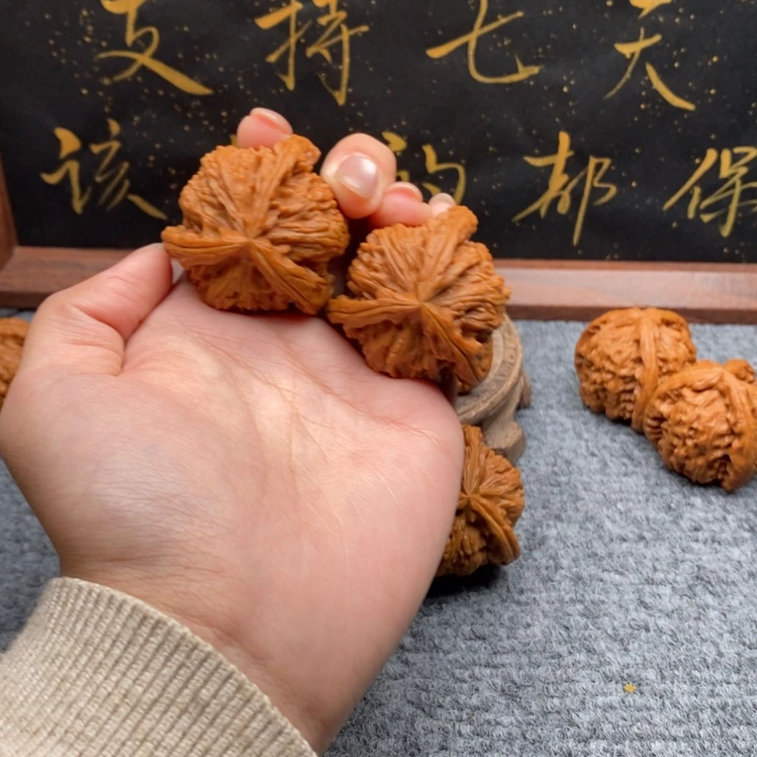 【闪购商品】吊坠文玩核桃金**王