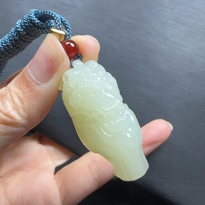 铭***利和田玉未镶嵌挂件