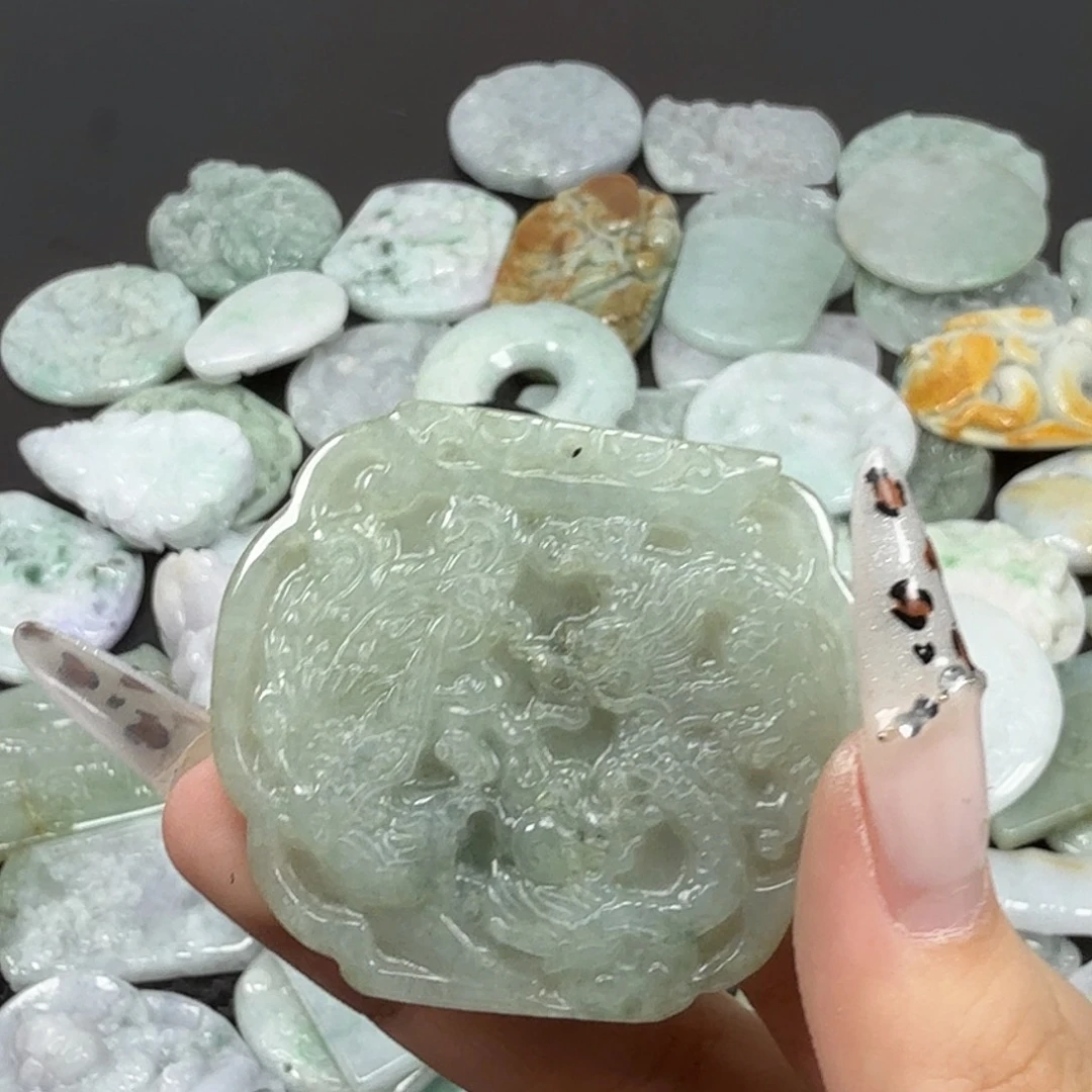 翡翠未镶嵌颈饰翡翠