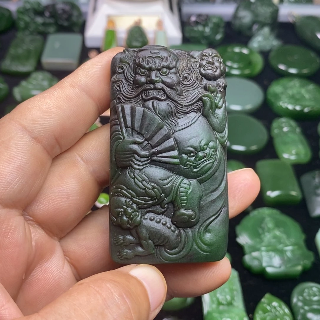 颈饰未镶嵌和田玉（碧玉）