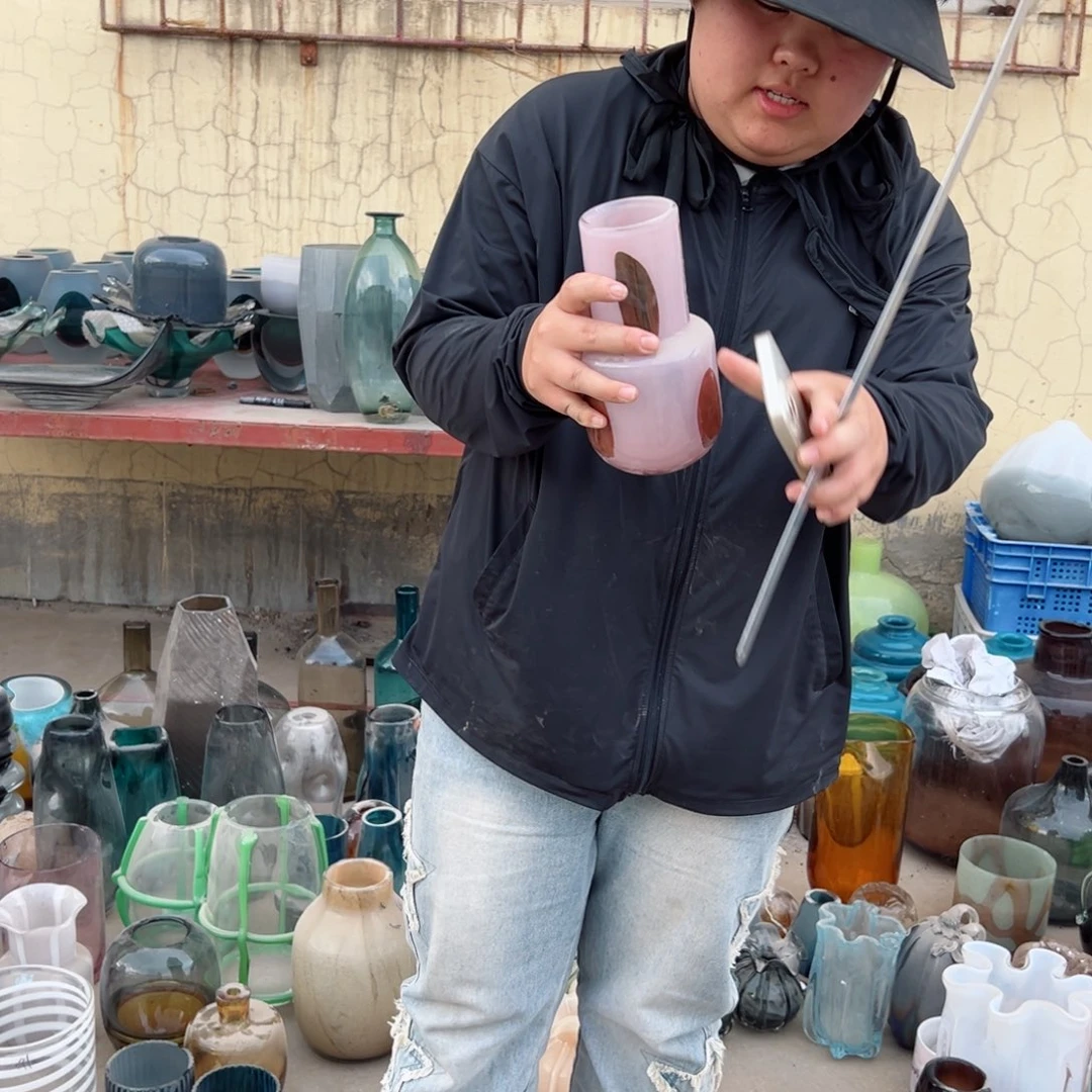 粉色树叶琉璃花器摆件高度22磕伤