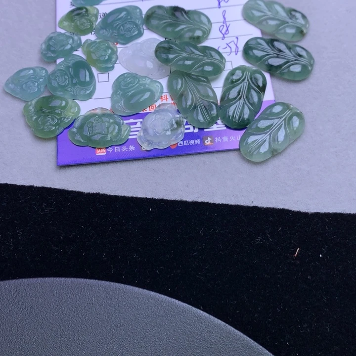 颈饰未镶嵌翡翠云*曦