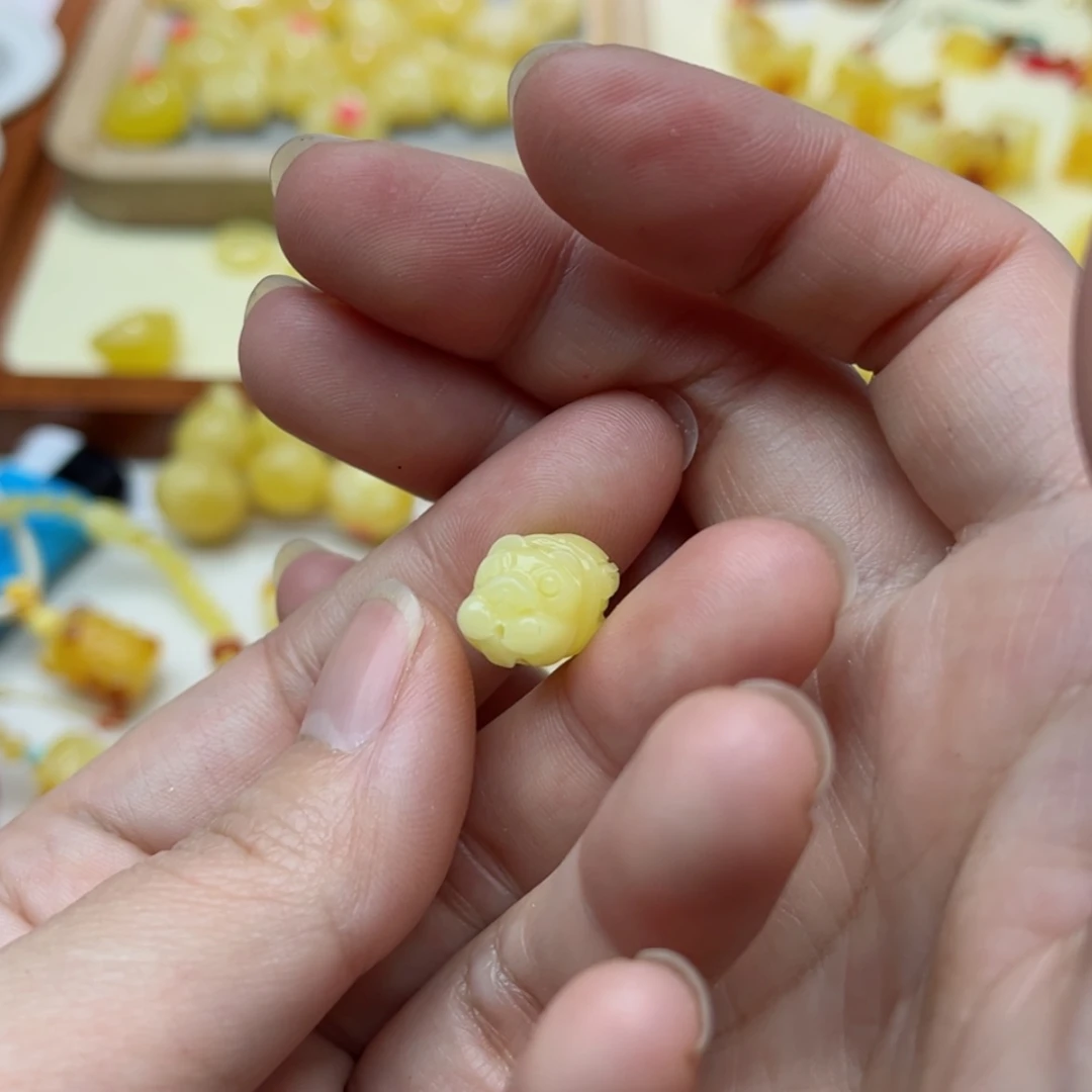 【闪购商品】蜜蜡裸石未镶嵌配饰