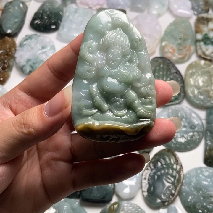 翡翠未镶嵌颈饰大黑天55