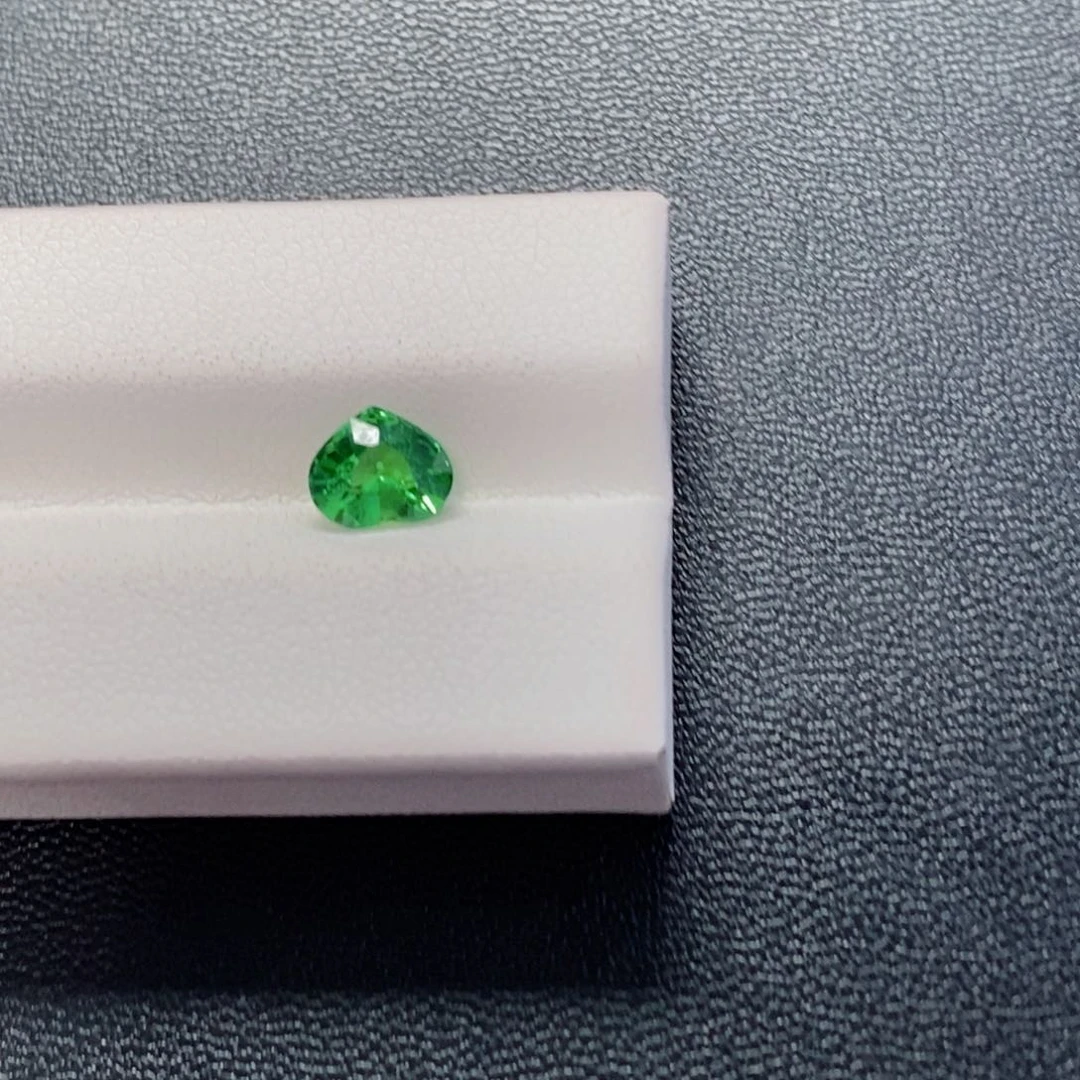 石榴石裸石未镶嵌1.11