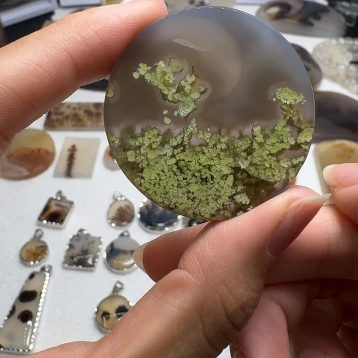 玛瑙/玉髓未镶嵌珠宝奇石