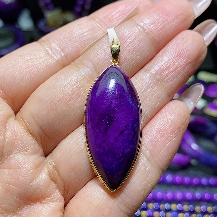 18K金镶嵌苏纪石（舒俱来）吊坠